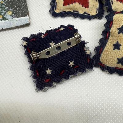 LOT 112J: Collection of Pins & Brooches