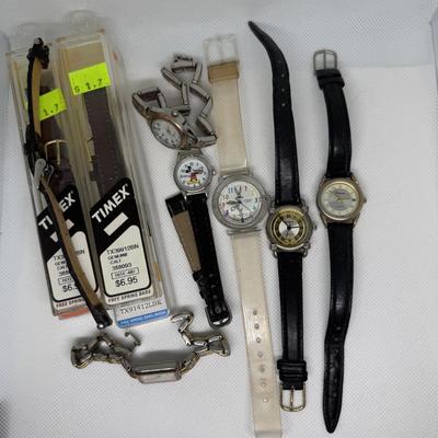 LOT 113J: Watches & Watchbands - Bugs Bunny Armitron Quartz, Rumours & More