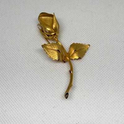 LOT 114J: Collection of Brooches & Delicate Pendants