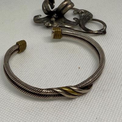 LOT 123J: Sterling Silver Cuff Bracelet & Flower Brooch (55.5g)