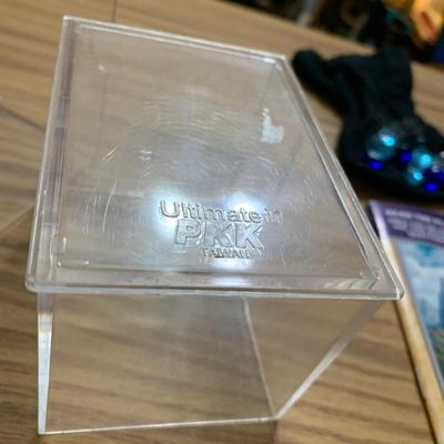 LOT 143 C: Magic The Gathering: 1993 - 1999 Protector Sleeves, Glass Tokens, Hard Cover Deck Case, & Artifact, Summons, & Land...