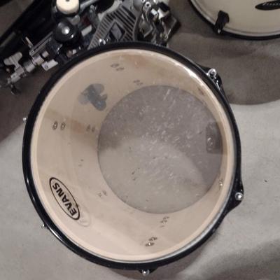 Ludwig 5 Piece Drum Set with Cymbals and Stool
