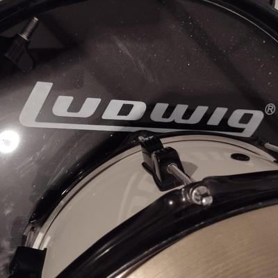 Ludwig 5 Piece Drum Set with Cymbals and Stool