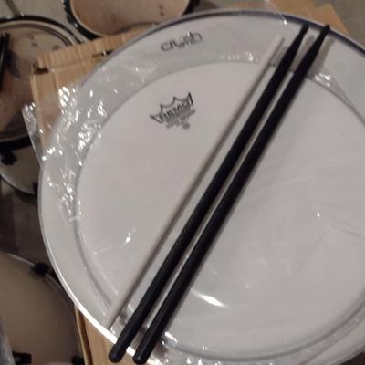 Ludwig 5 Piece Drum Set with Cymbals and Stool