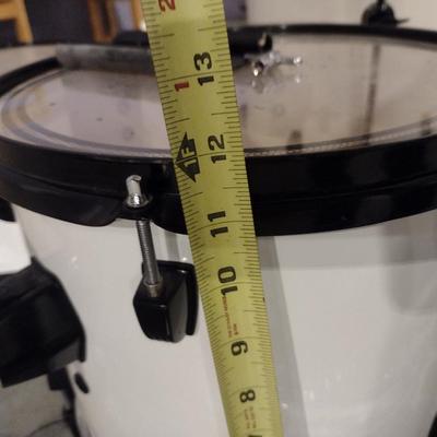 Ludwig 5 Piece Drum Set with Cymbals and Stool