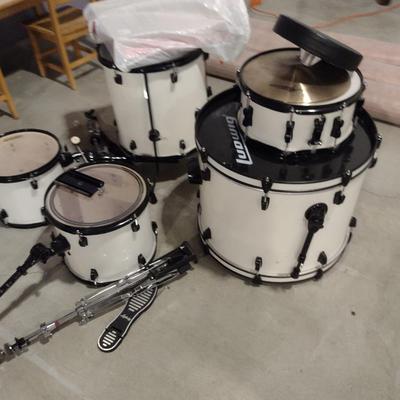 Ludwig 5 Piece Drum Set with Cymbals and Stool