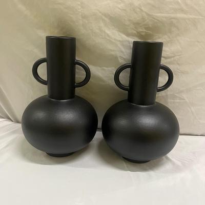 Two Leanne Ford For Crate & Barrel Merriman Vases (2058R-MG)