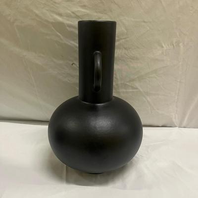 Two Leanne Ford For Crate & Barrel Merriman Vases (2058R-MG)