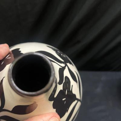 Two Black & White Floral Design Vases (2058L-MG)