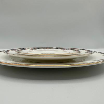 WEDGWOOD Fine Bone China Osborne - Set of (32)