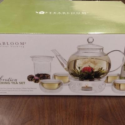 TeaBloom Flowering Tea Set- Pot with Warmer and Cups