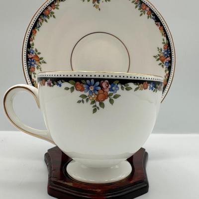WEDGWOOD Bone China (8) Cups & (8) Saucers - NEW