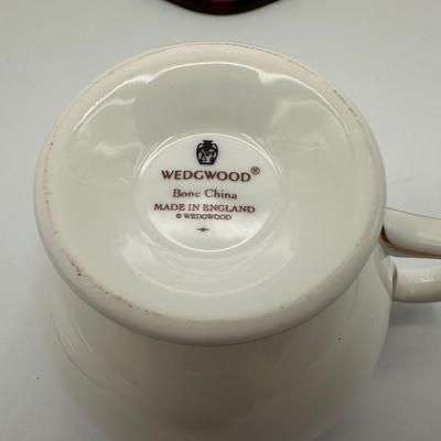 WEDGWOOD Bone China (8) Cups & (8) Saucers - NEW