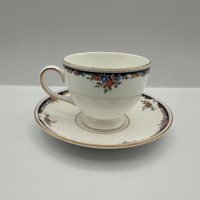 WEDGWOOD Bone China (8) Cups & (8) Saucers - NEW
