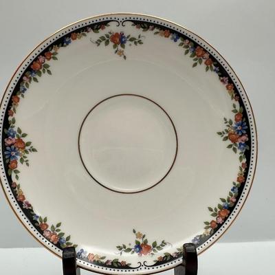 WEDGWOOD Bone China (8) Cups & (8) Saucers - NEW