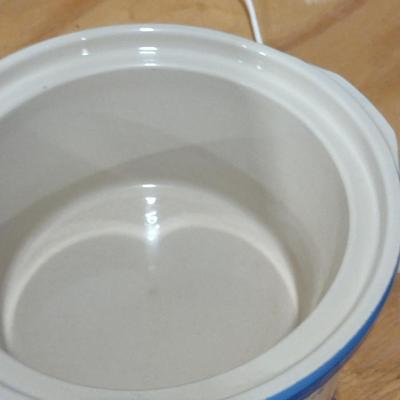 Collection of Slow Cookers- Crock Pot and Hamilton Beach