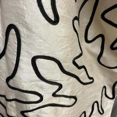 Rolls of Fabric & More (1018FR-MG)