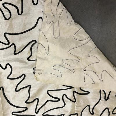 Rolls of Fabric & More (1018FR-MG)