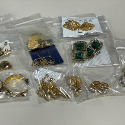 Gold tone post earrings