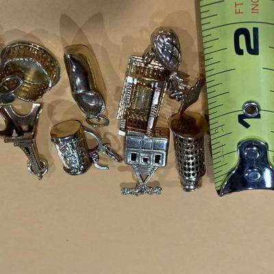 Nice Lot / 14k Yellow Gold Charms From Around The World - 27 grams