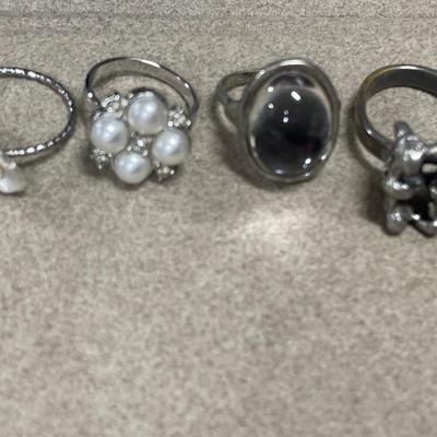 7 costume rings