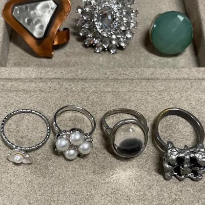 7 costume rings