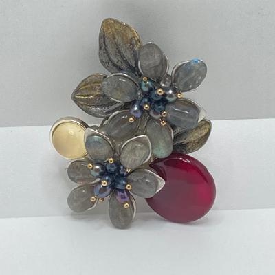 LOT 40: Vintage Brooch / Pin Collection