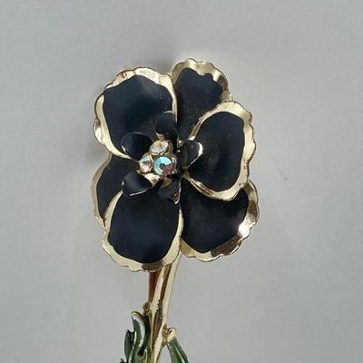 LOT 40: Vintage Brooch / Pin Collection