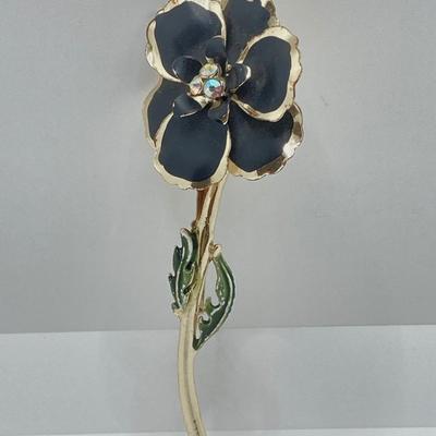 LOT 40: Vintage Brooch / Pin Collection