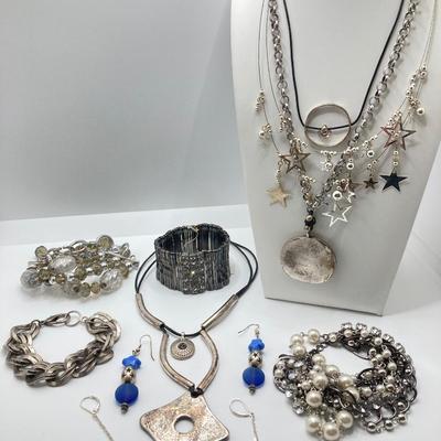 LOT 46: Fashion Jewelry Collection - Star Theme and More