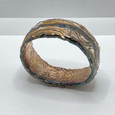 LOT 53: Vintage Artisan Signed O.S. Sterling Silver Druzy / CZ's, Freshwater Pearl Bangle Bracelet - TW 50.5g