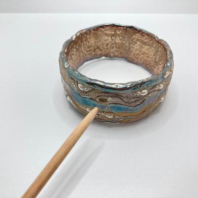 LOT 53: Vintage Artisan Signed O.S. Sterling Silver Druzy / CZ's, Freshwater Pearl Bangle Bracelet - TW 50.5g