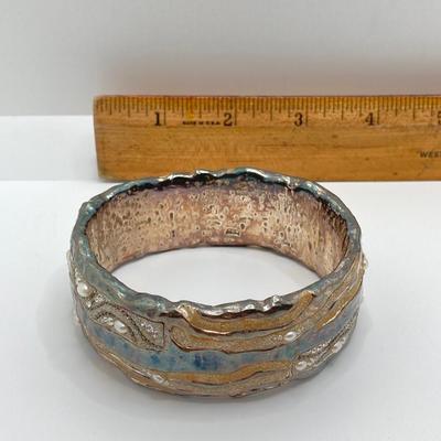 LOT 53: Vintage Artisan Signed O.S. Sterling Silver Druzy / CZ's, Freshwater Pearl Bangle Bracelet - TW 50.5g