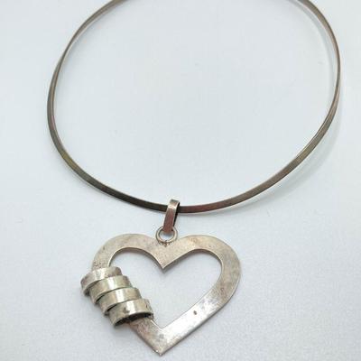 LOT 113: Taxco Mexico Sterling Silver Heart Pendant Necklace - TW 28g
