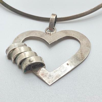 LOT 113: Taxco Mexico Sterling Silver Heart Pendant Necklace - TW 28g
