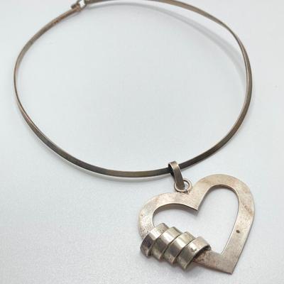 LOT 113: Taxco Mexico Sterling Silver Heart Pendant Necklace - TW 28g
