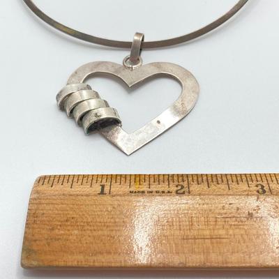 LOT 113: Taxco Mexico Sterling Silver Heart Pendant Necklace - TW 28g