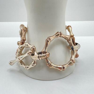 LOT 117: Awesome Sterling Toggle Bracelet - TW 34.6g, 9"