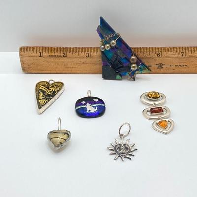 LOT 118: Collection of Vintage Pendants and More