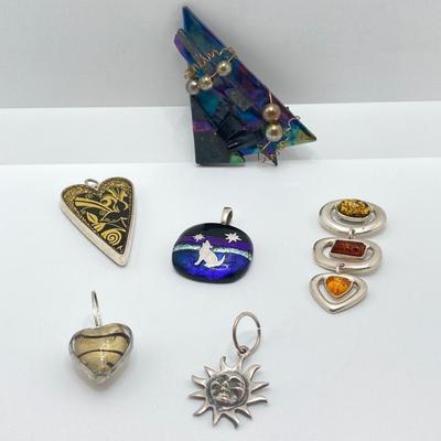 LOT 118: Collection of Vintage Pendants and More