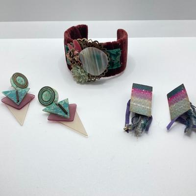 LOT 124: Vintage Jewelry Collection - Lacquer Bangle Bracelets, Hand Crafted Jewelry, Bangle Bracelets, Pierced Earrings and More