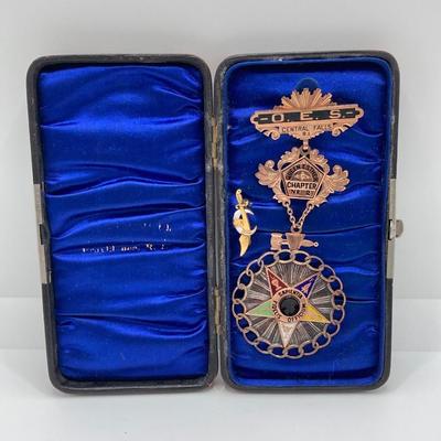 LOT 127: Antique 1909 Order of the Eastern Star Queen Esther Large Eastern Star Medal Pin with Small Enamel Free Mason Collar Pin in...
