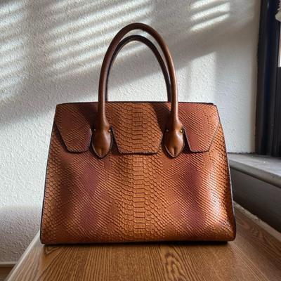7 Fun Purses: Message to buy individually.