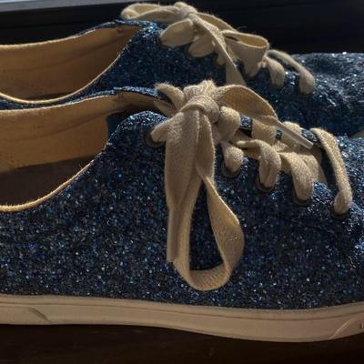 Uggs ortho heel Karine chunky blue tennis shoes and Vionic shoes