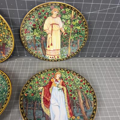 4 Seasons 1996 William Morris Collector Plate, Fine Porcelain