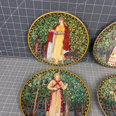 4 Seasons 1996 William Morris Collector Plate, Fine Porcelain