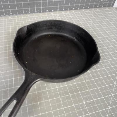 Antique Griswold No. 6  Fry Pan Skillet 9" Diameter