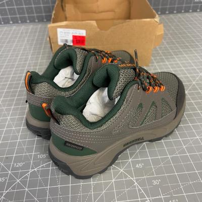 Merrell Oakcreek Lace BOYS  Hiking Shoes NEW 