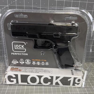 Glock 19 BB Pistol 