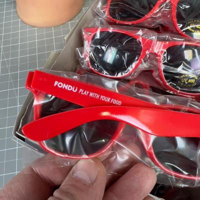 Small case of RED Sunglasses UV400